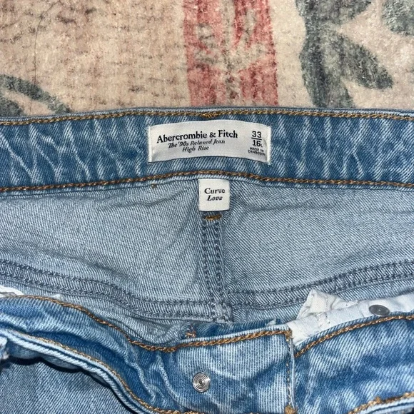 Abercrombie Curve Love high rise 90s relaxed jeans - Picture 3 of 3